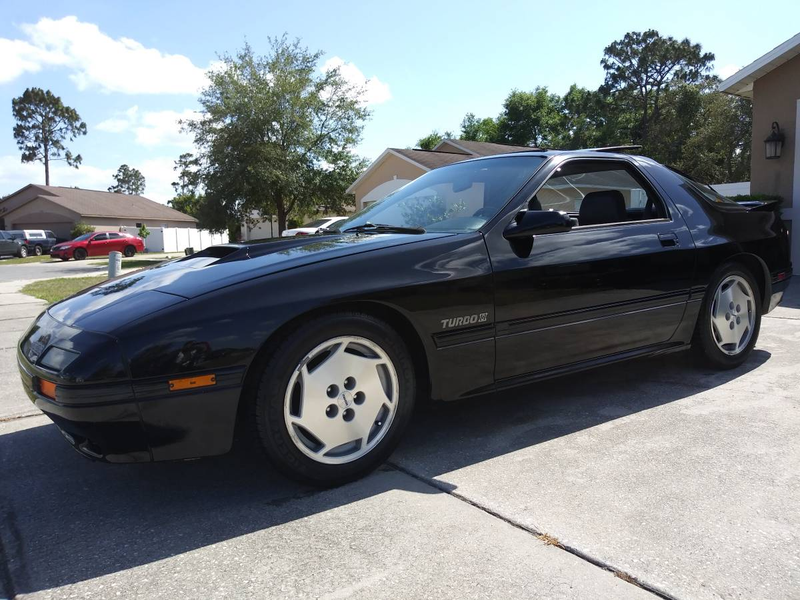 Illustration for article titled At $10,399, Is This 1988 Mazda RX7 Turbo II a Fitting Sequel to a Car That Never Was?